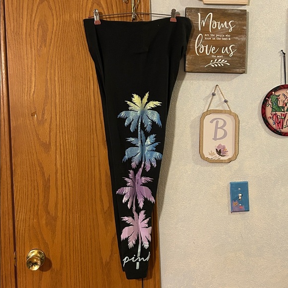 PINK Dark Gray Tropical Leggings- Women’s Size XL - Picture 2 of 7